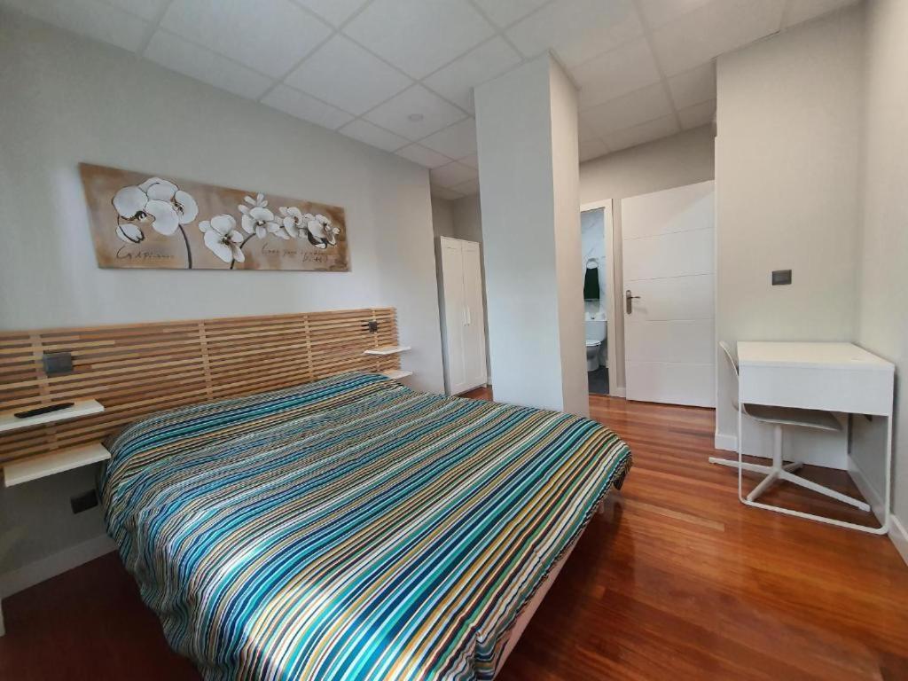 Pension Guggenheim Riverview Hbi01297 Bilbao Exteriör bild