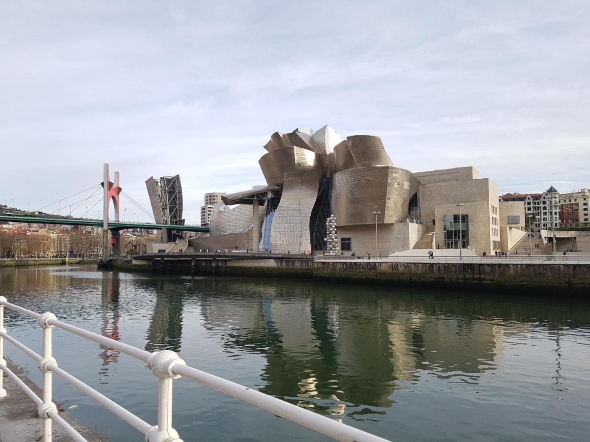Pension Guggenheim Riverview Hbi01297 Bilbao Exteriör bild